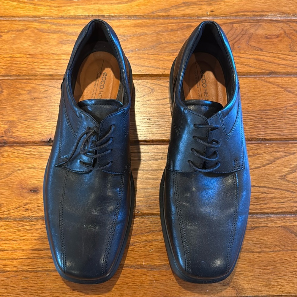 ECCO HELSINKI 2 MEN'S BIKE-TOE DERBY - Size is 9-9.5 Black